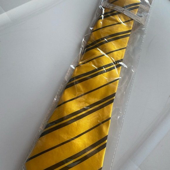Harry Potter ties Hufflepuff costume piece - Picture 2 of 3